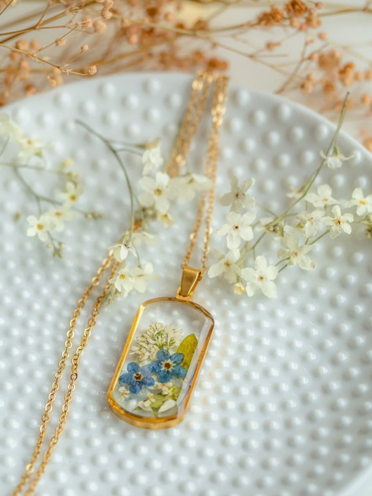 Forget me not and white flowers pendant necklace