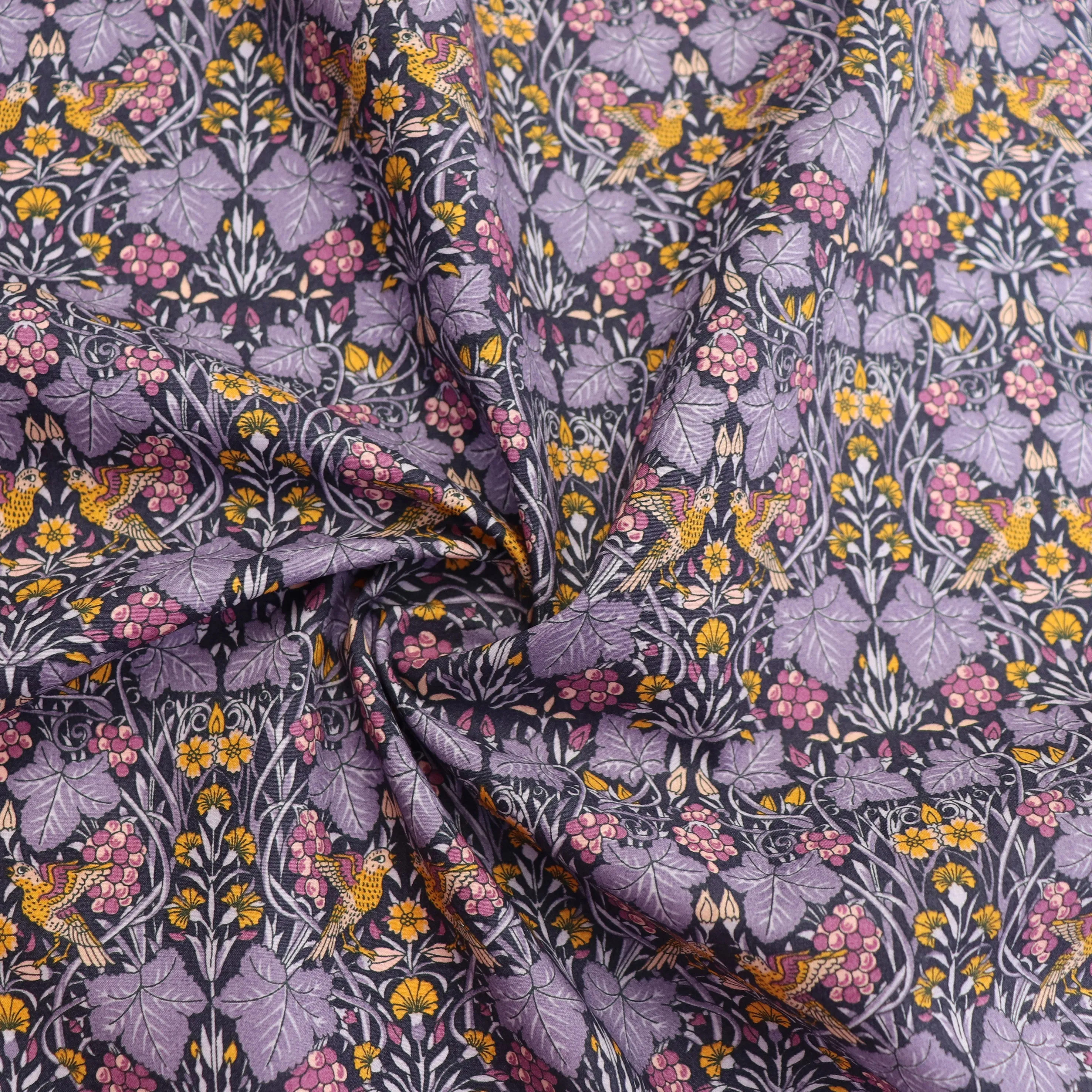 Liberty Fabrics - Vine Thief - Piccadilly Cotton Poplin - END OF BOLT 37cm