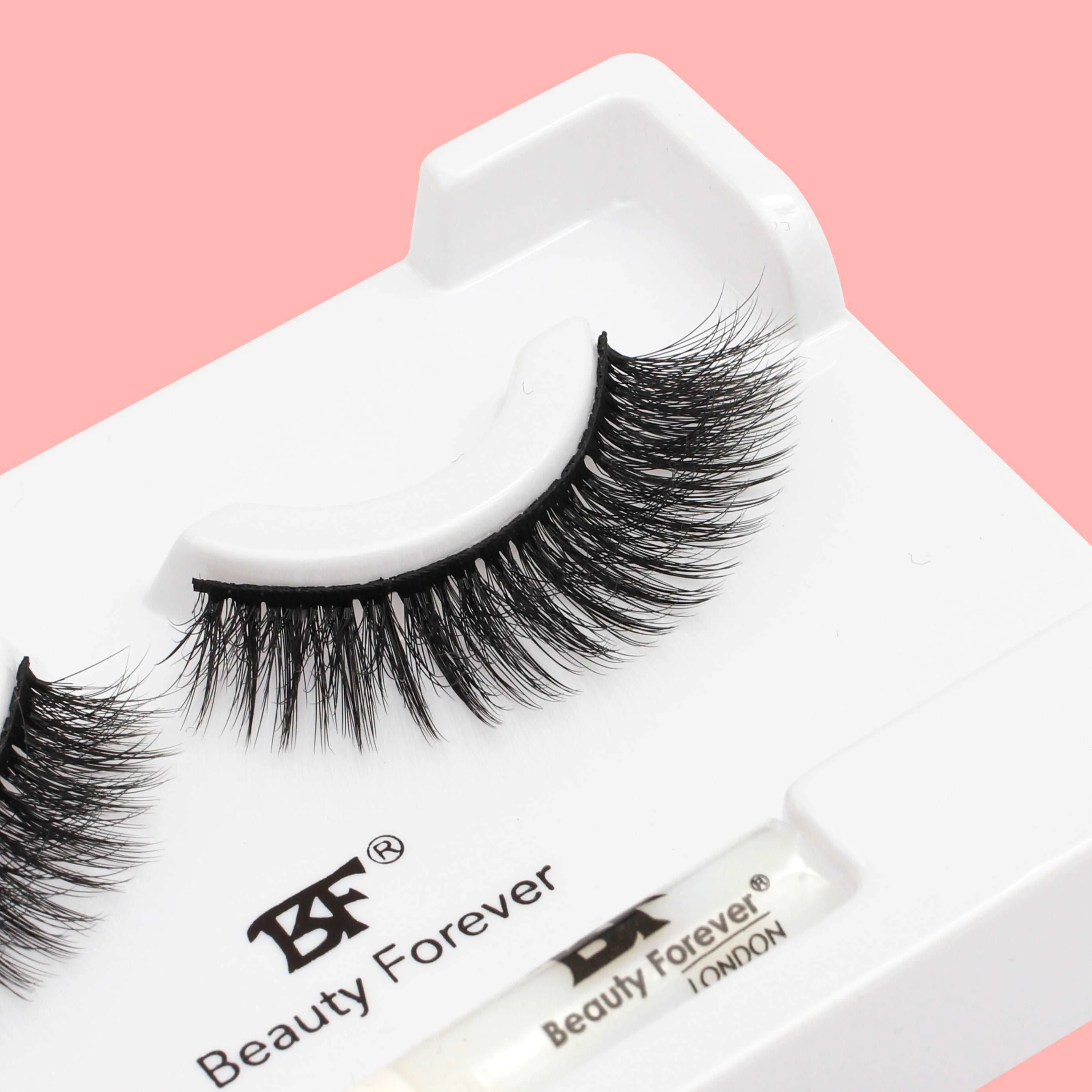 Luxe Silk Fibre 3D Eyelashes London Eye No. 920 (Luxurious Natural & Wispy)