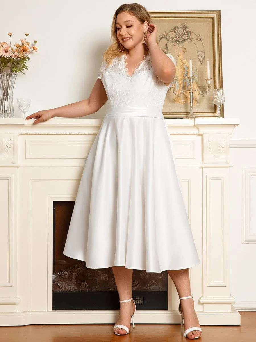 Plus Size Romantic V-neck Lace Bodice A-line Cocktail Dress